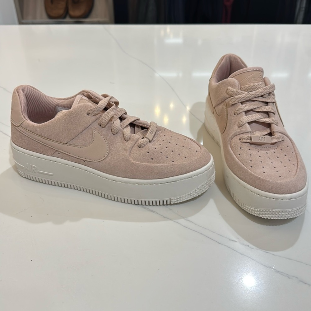 Nike Women’s Air Force 1 SageLow size 7